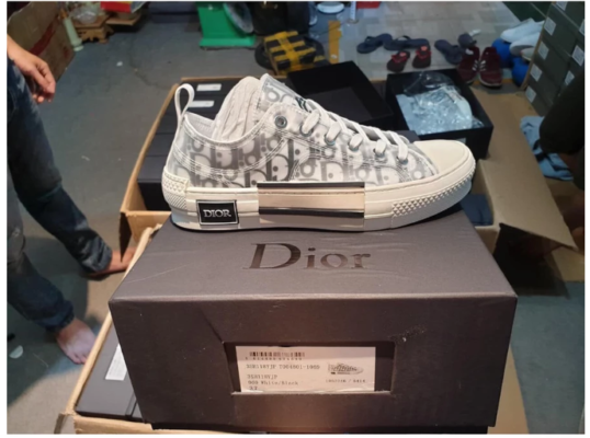 Giày Dior